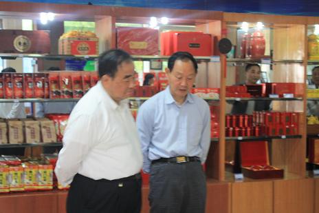 池州市政府機關(guān)退休干部考察團考察安徽天方集團農(nóng)業(yè)產(chǎn)業(yè)化建設(shè)