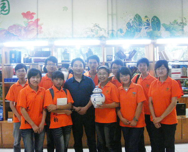 安大學(xué)子調(diào)研天方茶業(yè)產(chǎn)品深加工