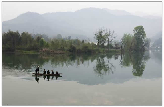 優(yōu)秀獎(jiǎng)  胡宏?！洞陟F里青山行 》