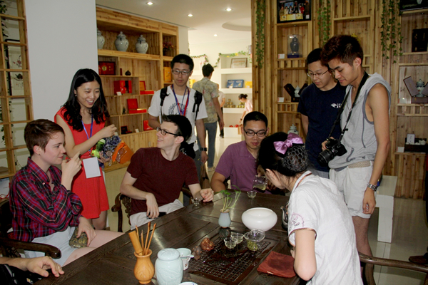 美國名校學(xué)子參訪秋浦書院