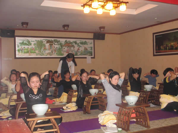 天方組織員工參加茶熏瑜伽培訓(xùn)